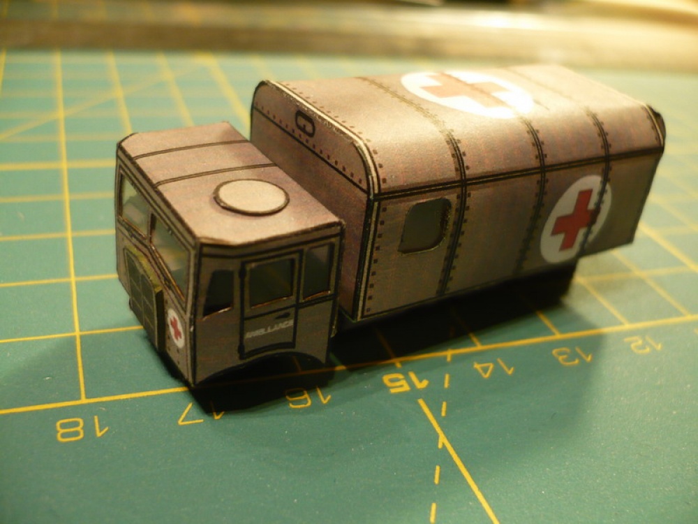AEC Matador Ambulance (Plná velikost v novém okně) AEC Matador Ambulance