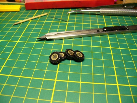 AEC Matador - ambulance /1:100 (Kinza)