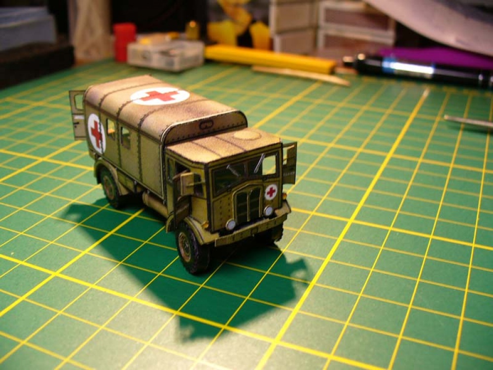 AEC Matador - ambulance /1:100 (Kinza)