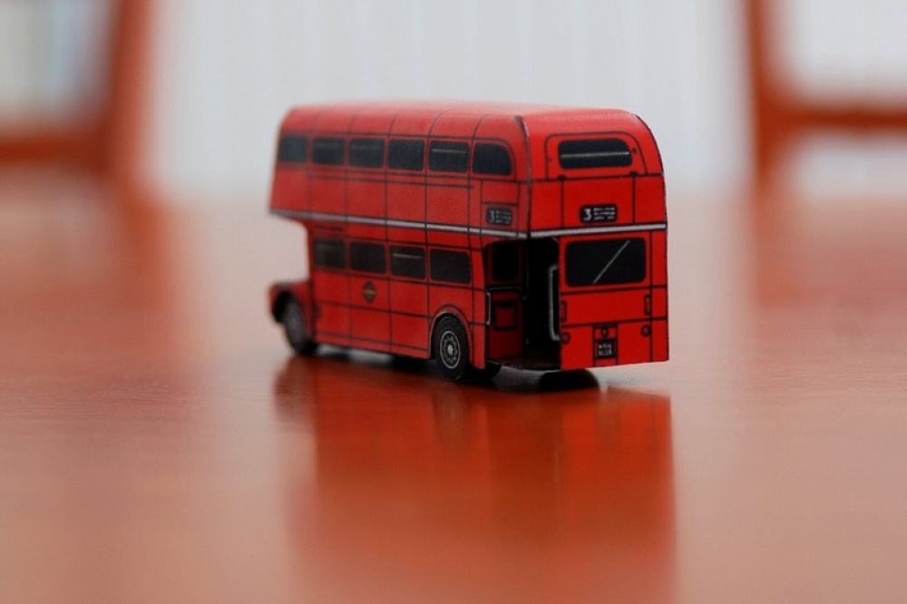 160049