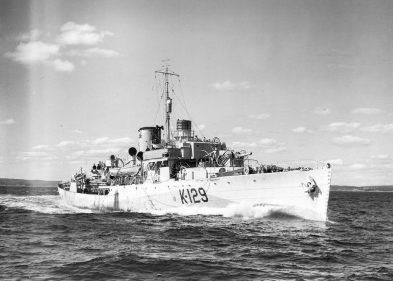49022