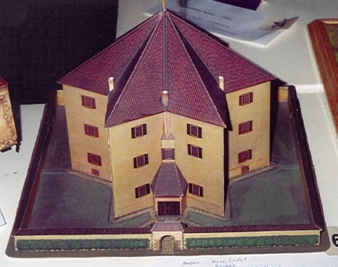 Albatros - auta, balóny, architektura Albatros - auta, balóny, architektura