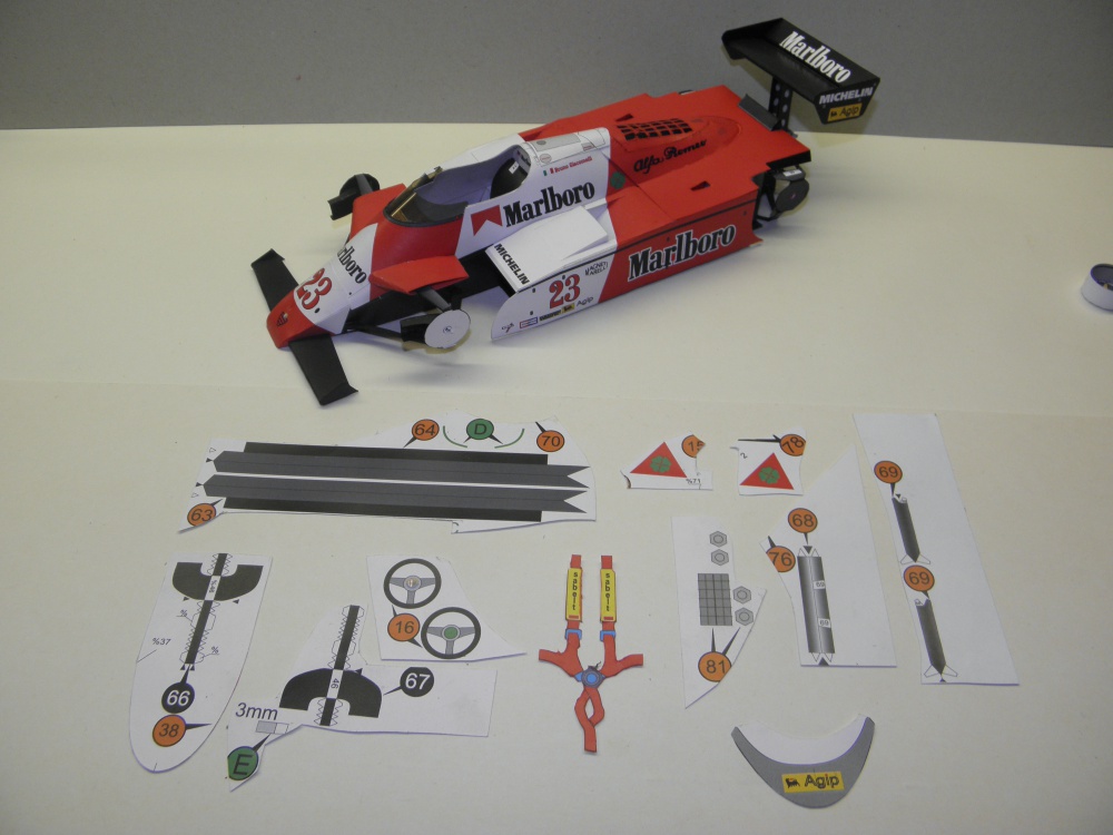 Alfa Romeo 182T, 1982, B. Giacomelli (Plná velikost v novém okně) Alfa Romeo 182T, 1982, B. Giacomelli