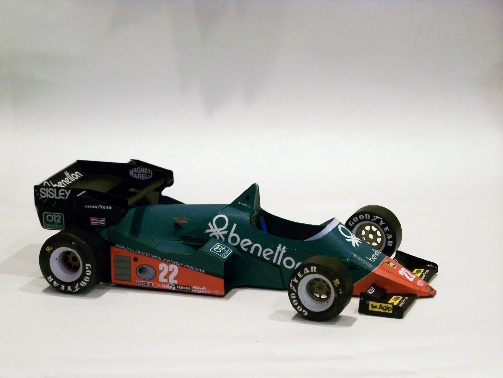 Alfa Romeo 184T (Plná velikost v novém okně) Alfa Romeo 184T