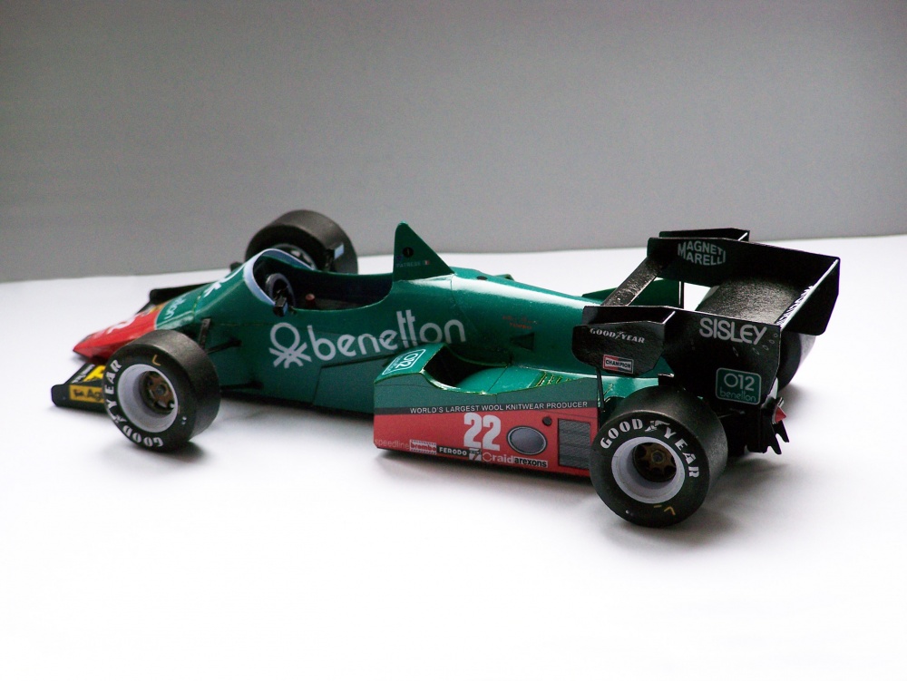 Alfa Romeo 184T (Plná velikost v novém okně) Alfa Romeo 184T