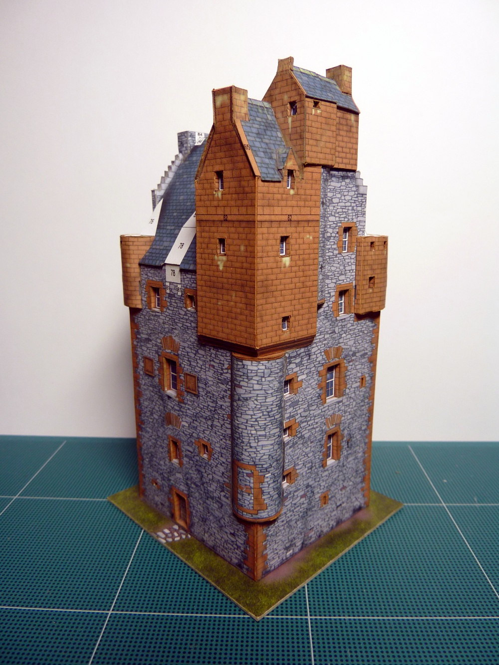 Amisfield Tower (Plná velikost v novém okně) Amisfield Tower