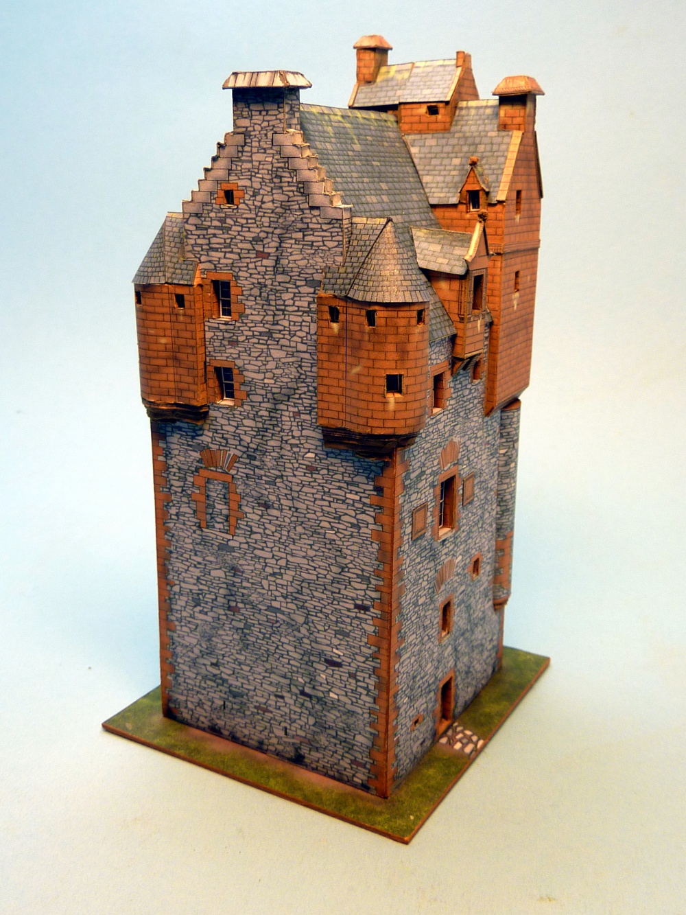 Amisfield Tower (Plná velikost v novém okně) Amisfield Tower