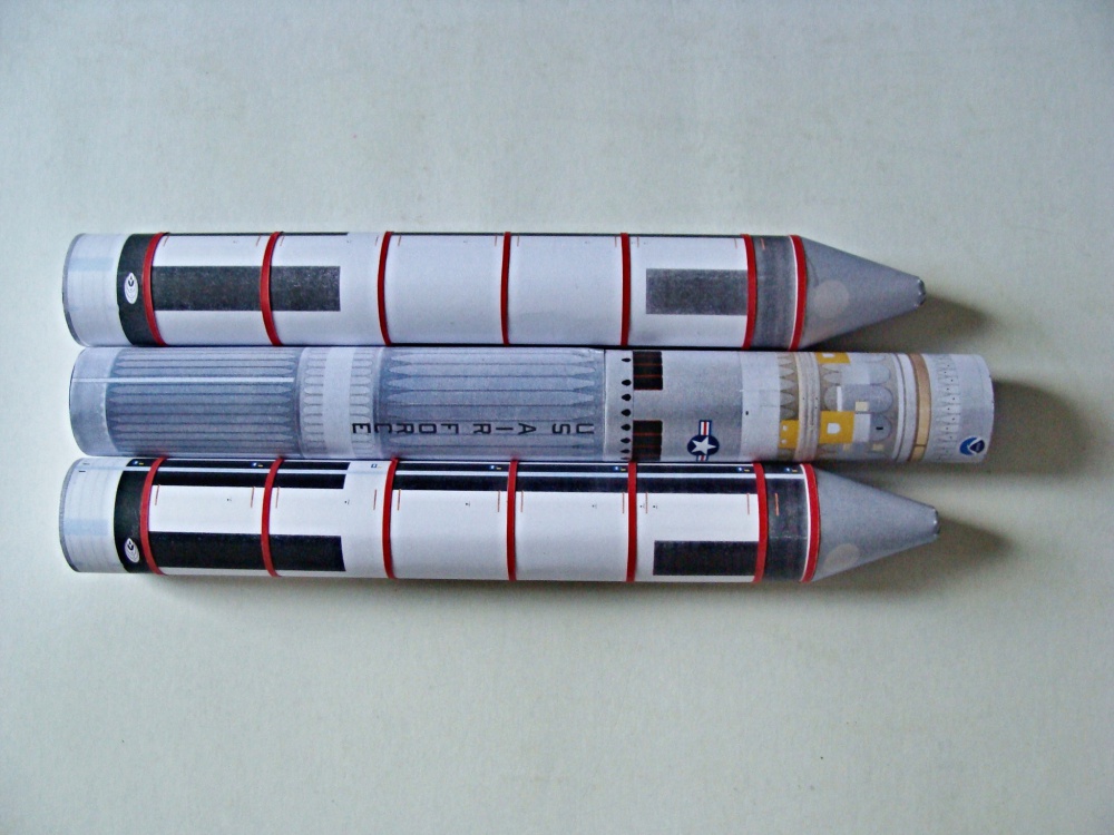 Animals in Space + space rocket (Plná velikost v novém okně) Animals in Space + space rocket