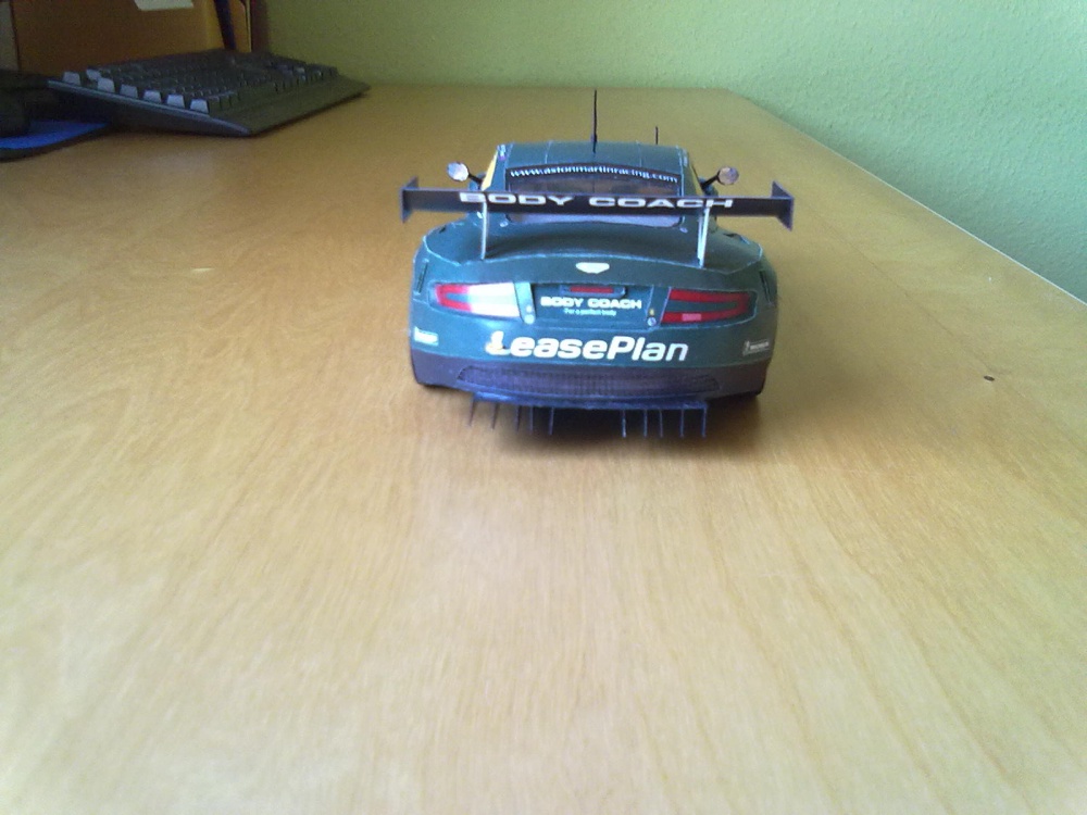 ASTON MARTIN DBR9
