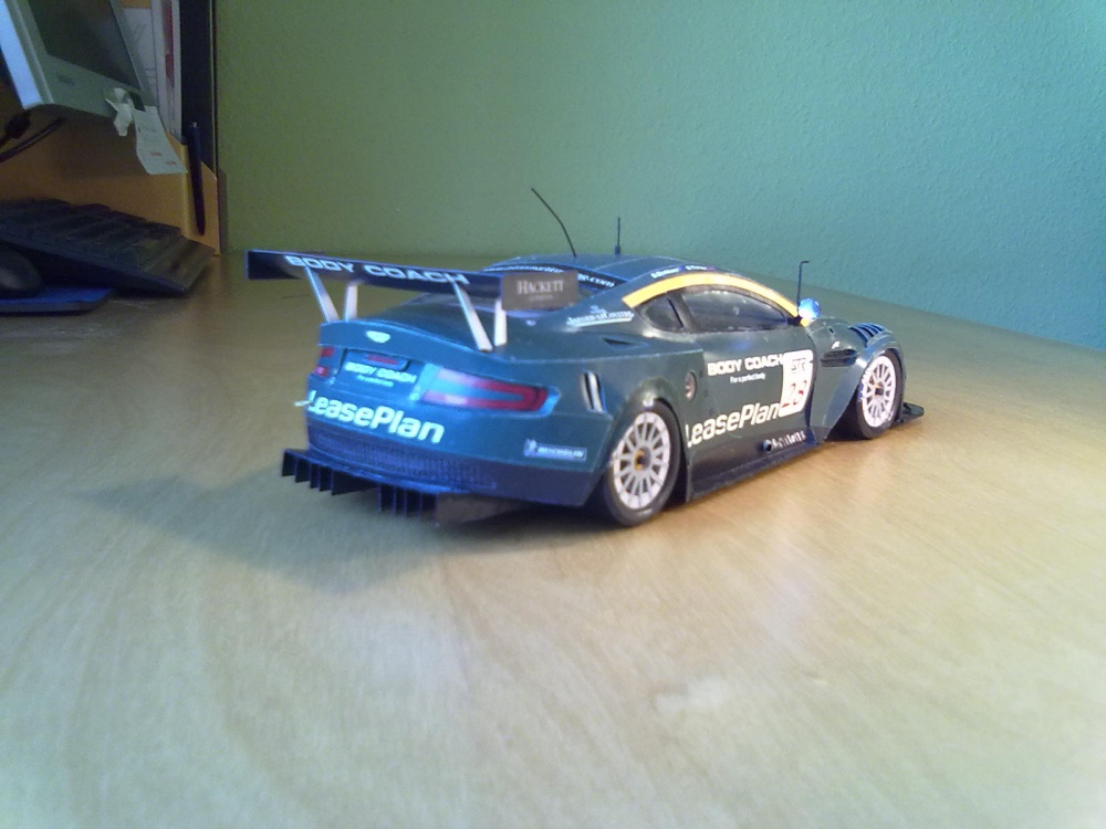 ASTON MARTIN DBR9 (Plná velikost v novém okně) ASTON MARTIN DBR9