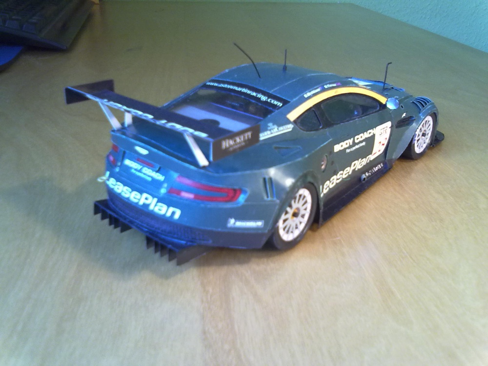 ASTON MARTIN DBR9 (Plná velikost v novém okně) ASTON MARTIN DBR9