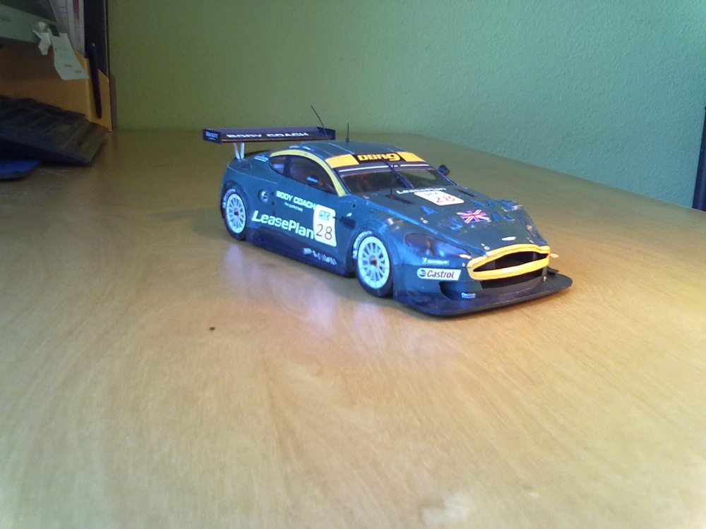 ASTON MARTIN DBR9 (Plná velikost v novém okně) ASTON MARTIN DBR9