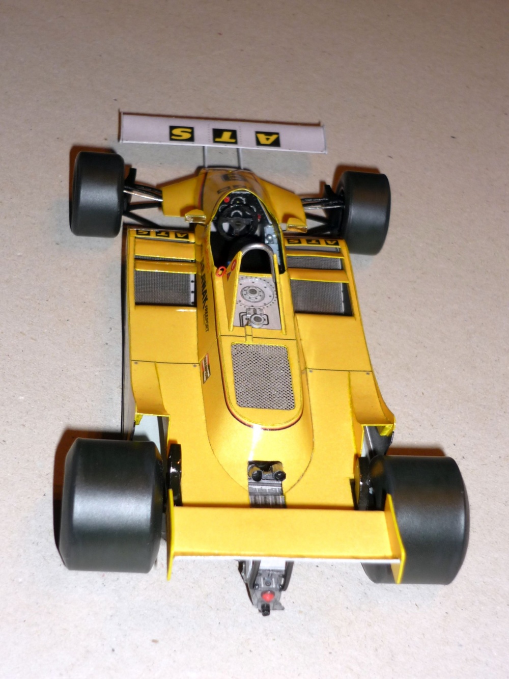 ATS D4 - Jan Lammers - GP USA Long Beach - 1981 (Plná velikost v novém okně) ATS D4 - Jan Lammers - GP USA Long Beach - 1981