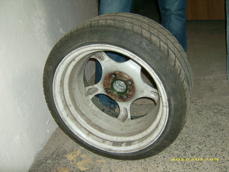 Auto (Plná velikost v novém okně) Auto