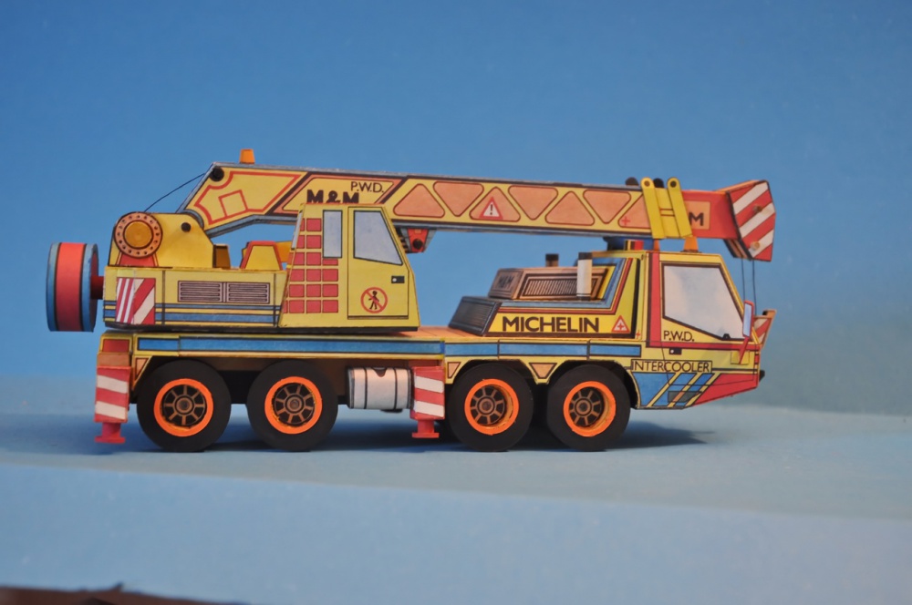 Autojeřáb P.W.D. 4136 (Plná velikost v novém okně) Autojeřáb P.W.D. 4136