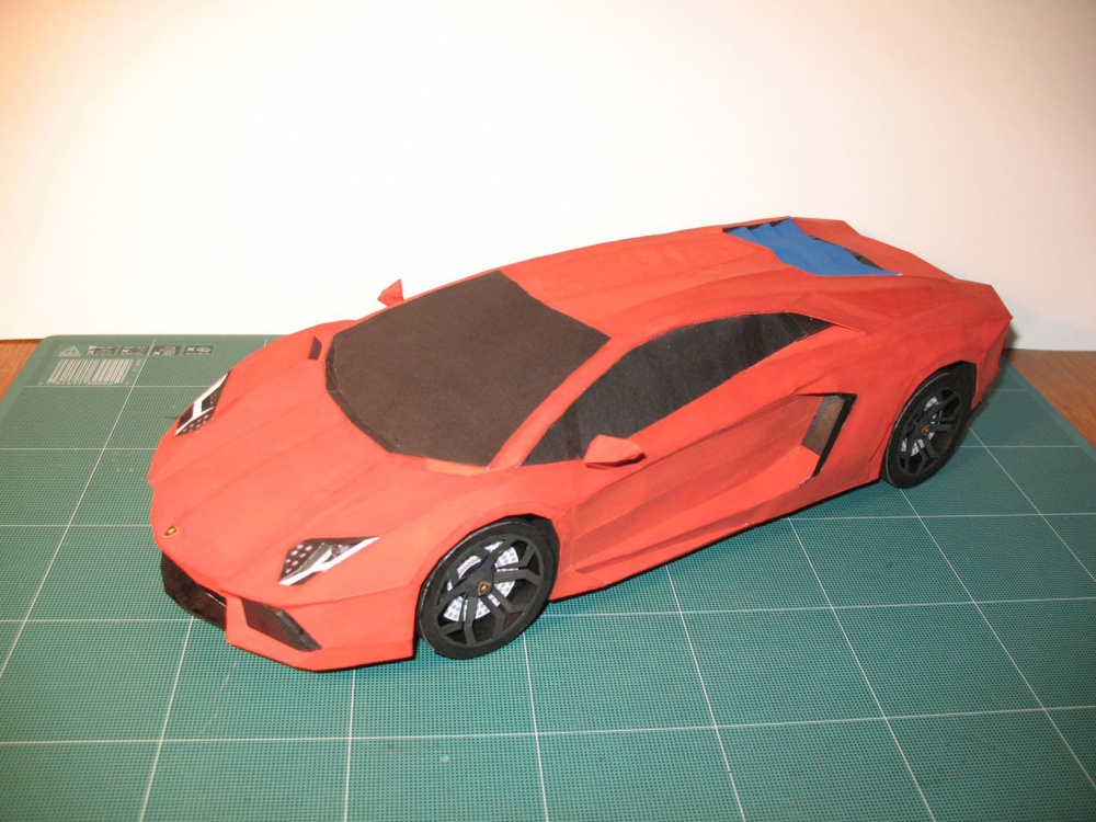 Aventador (Plná velikost v novém okně) Aventador