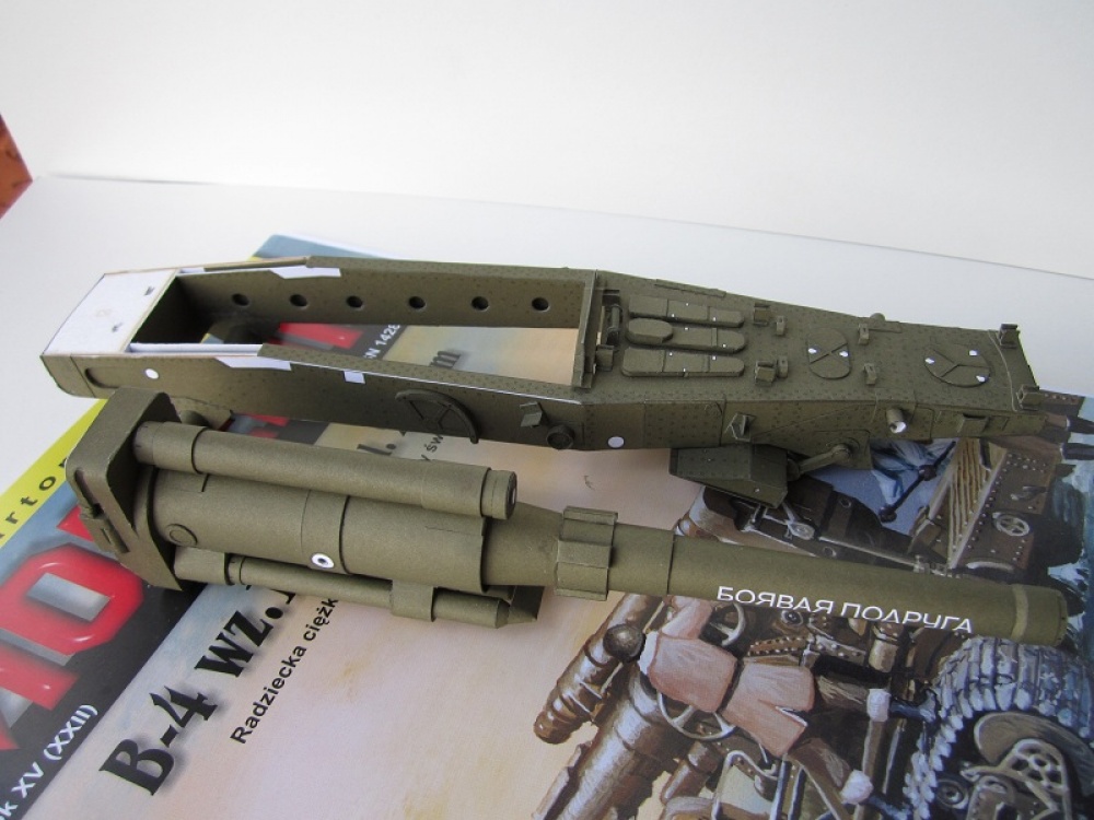 B-4 wz.1931 lal. 203mm (Plná velikost v novém okně) B-4 wz.1931 lal. 203mm