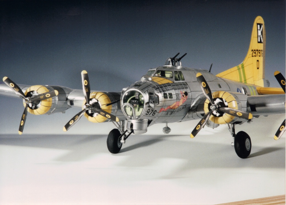 B-17 (Plná velikost v novém okně) B-17