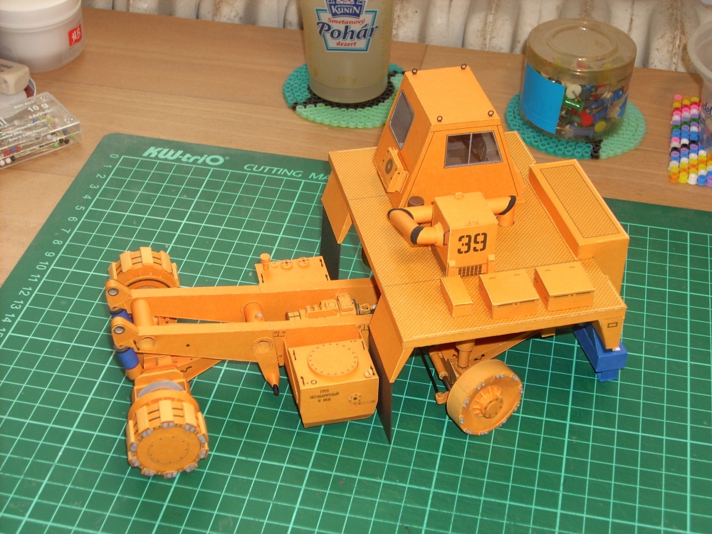 BELAZ . 7555 (Plná velikost v novém okně) BELAZ . 7555