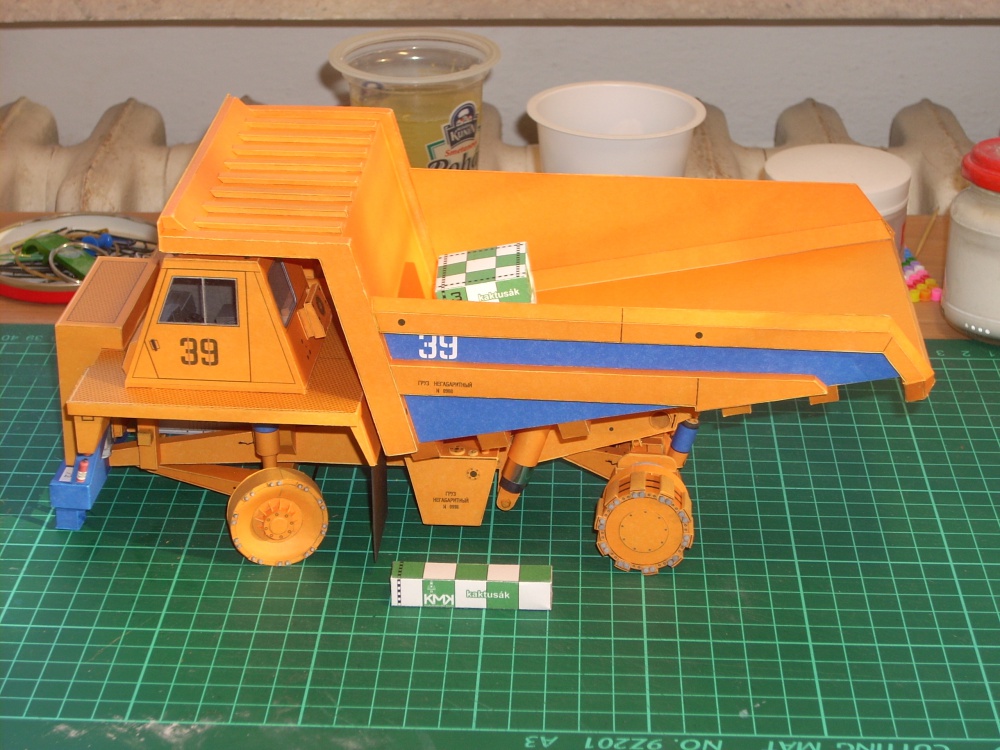 BELAZ . 7555 (Plná velikost v novém okně) BELAZ . 7555