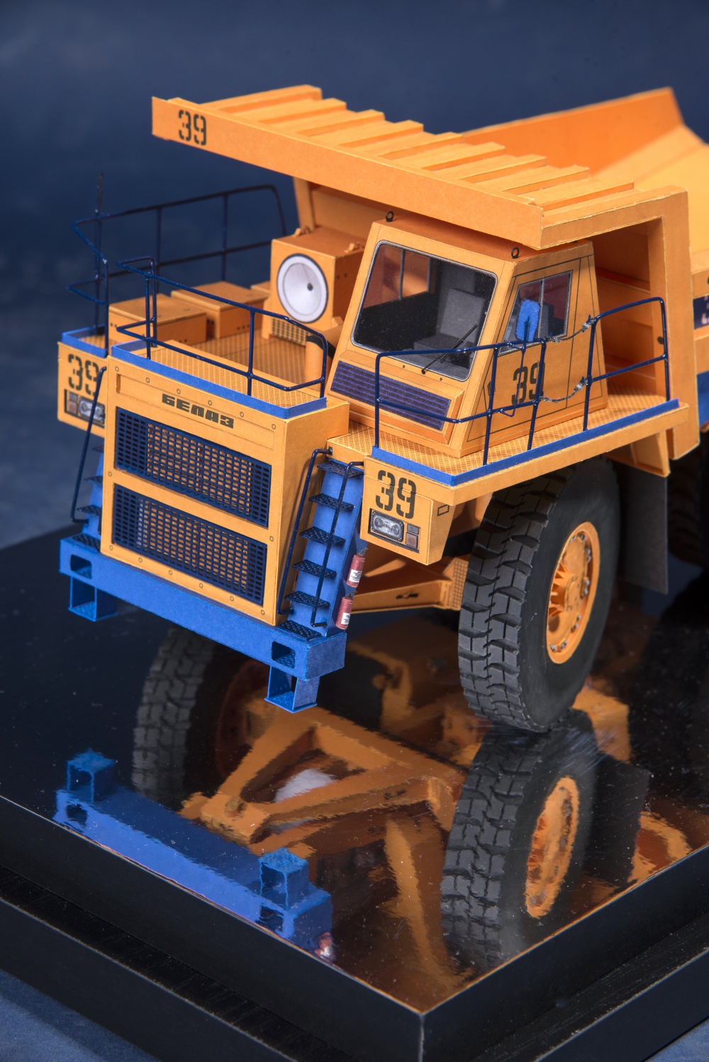 BELAZ . 7555 (Pln� velikost v nov�m okn�) BELAZ . 7555