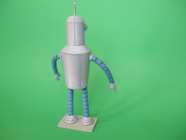Bender (Plná velikost v novém okně) Bender