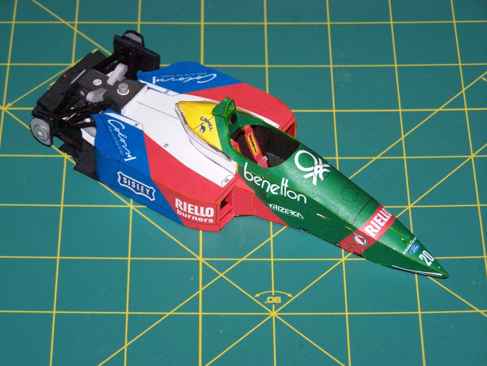 Benetton B 188 (Plná velikost v novém okně) Benetton B 188