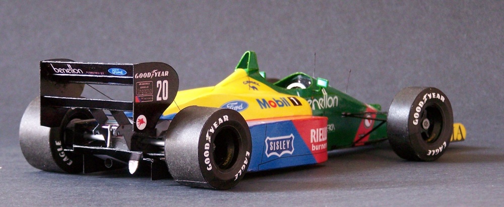 Benetton B 188 (Plná velikost v novém okně) Benetton B 188