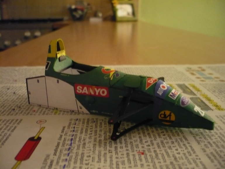 Benetton Ford B190 (Plná velikost v novém okně) Benetton Ford B190