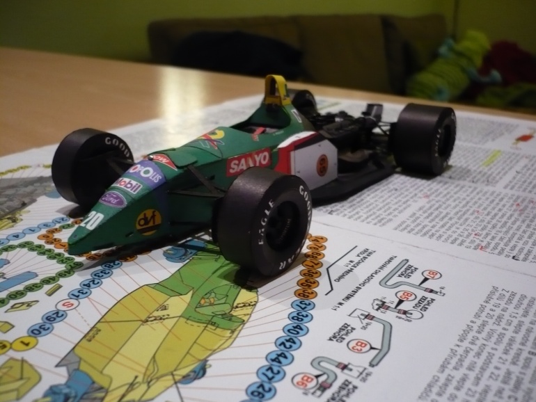 Benetton Ford B190 (Plná velikost v novém okně) Benetton Ford B190