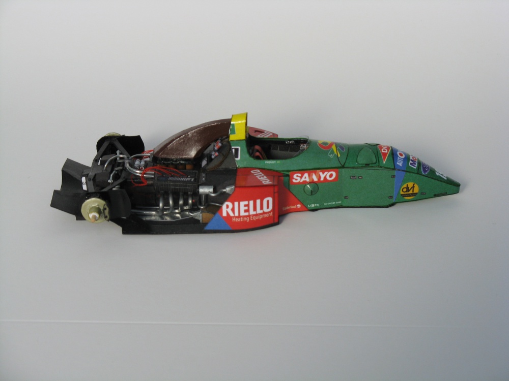 Benetton Ford B190 - 1990 (Plná velikost v novém okně) Benetton Ford B190 - 1990