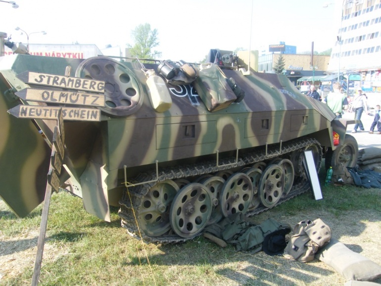 40937