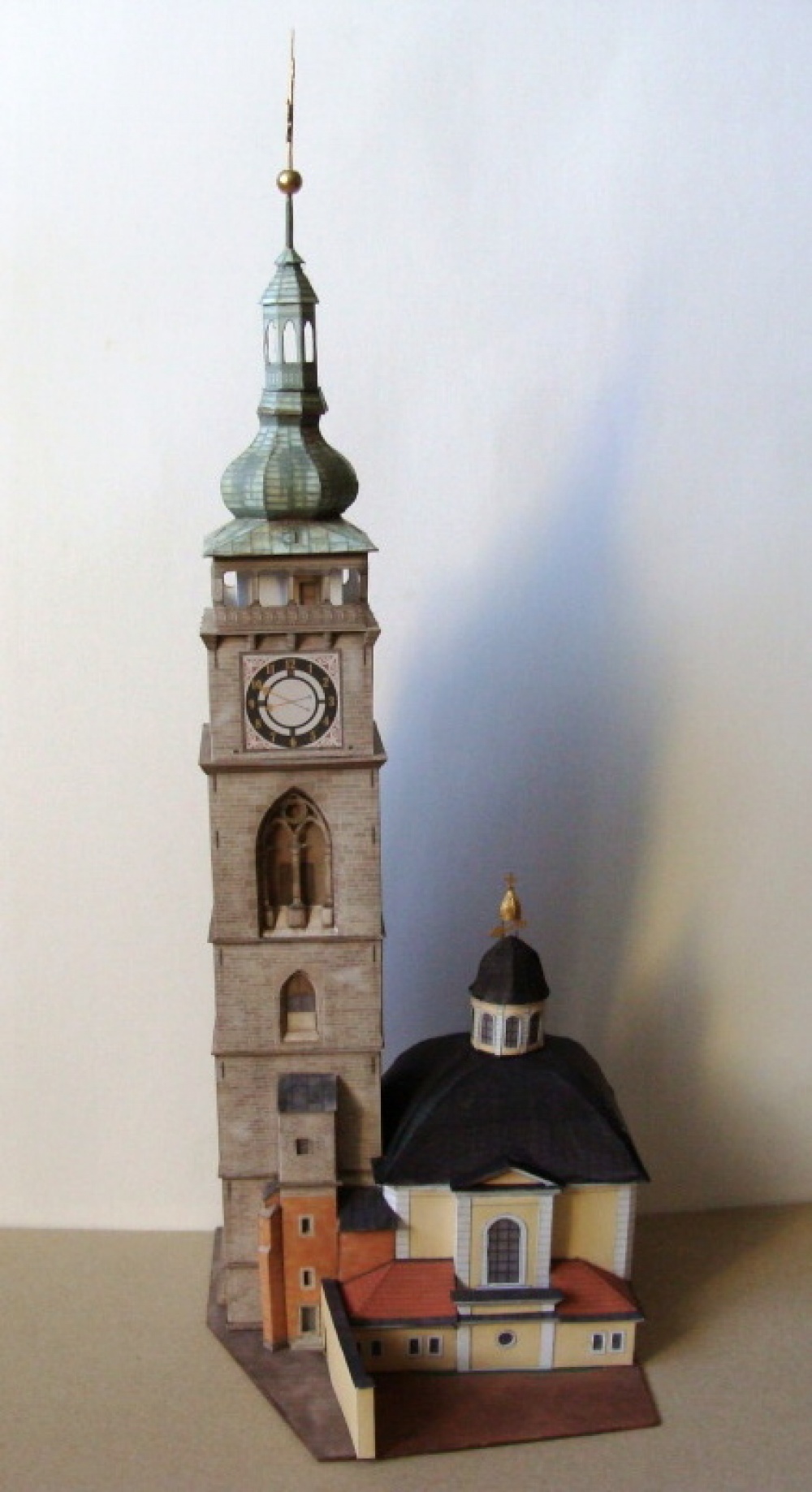 Bílá věž Hradec Králové (Plnďż˝ velikost v novďż˝m oknďż˝) Bílá věž Hradec Králové