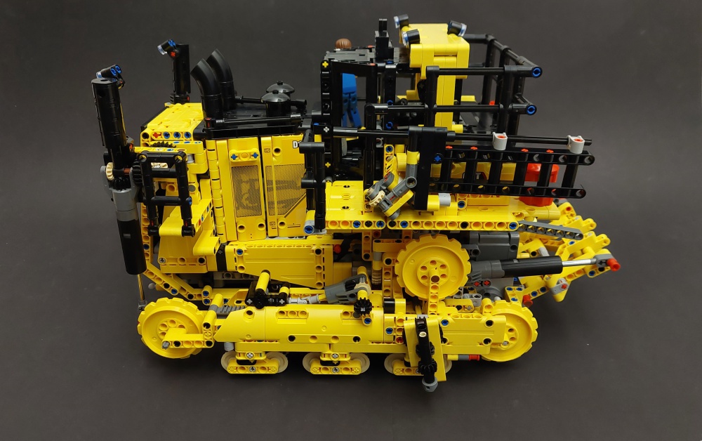 414309