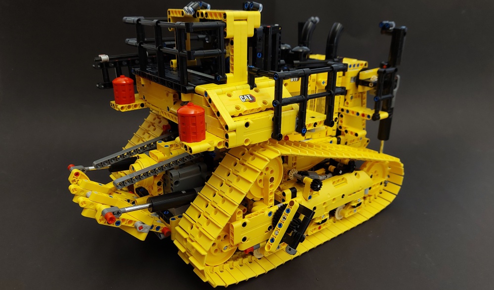 414330