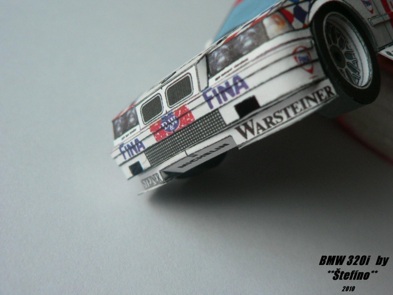 BMW 320i (Plná velikost v novém okně) BMW 320i