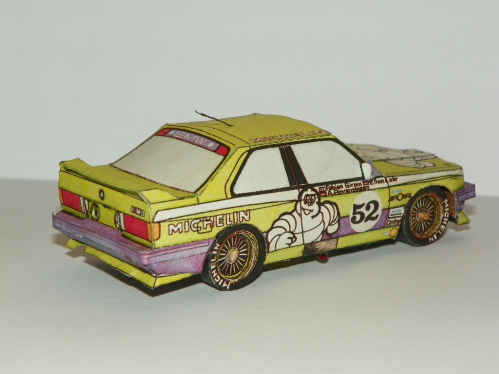 BMW M3 (Plná velikost v novém okně) BMW M3