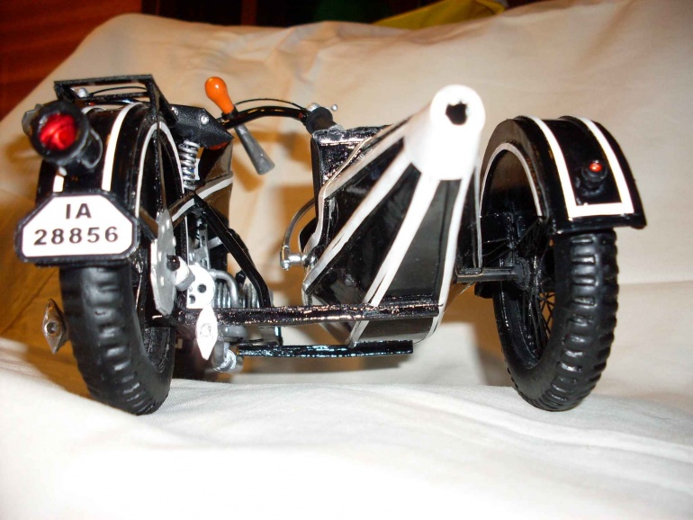 BMW R 16 with side-car