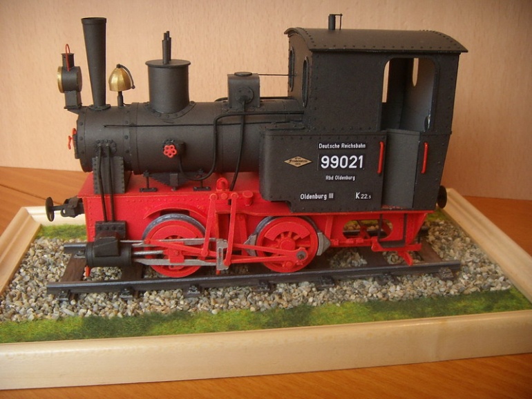 38900