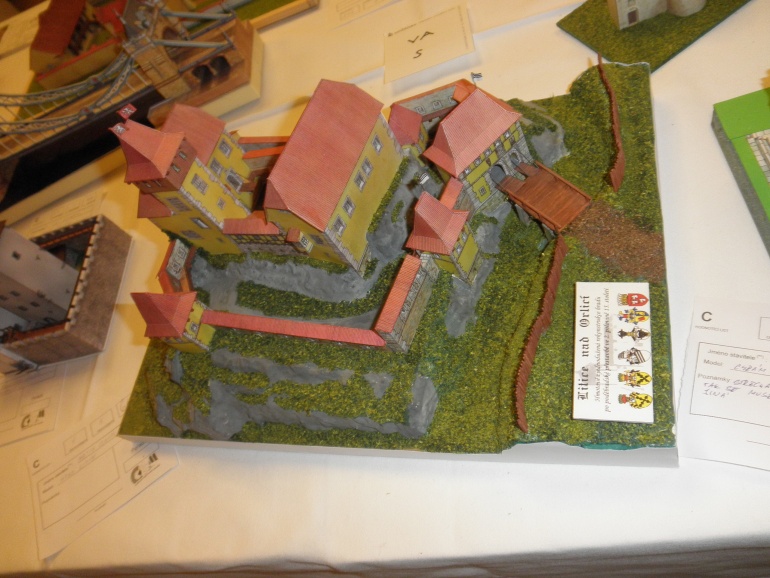 68185