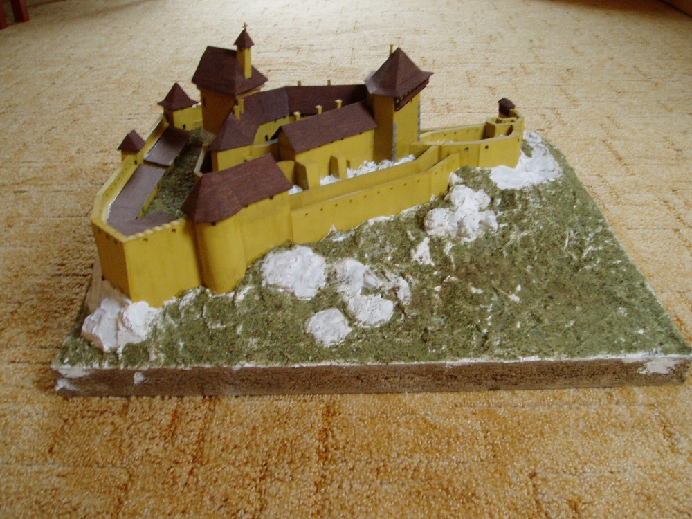 Cachticky hrad (Plná velikost v novém okně) Cachticky hrad
