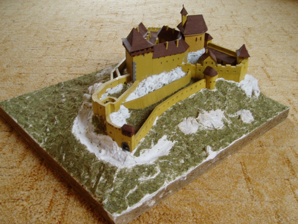 Cachticky hrad (Plná velikost v novém okně) Cachticky hrad