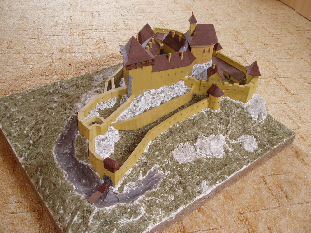 Cachticky hrad (Plná velikost v novém okně) Cachticky hrad