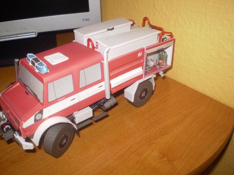 CAS 24 Mercedes Unimog U5000 (Plná velikost v novém okně) CAS 24 Mercedes Unimog U5000