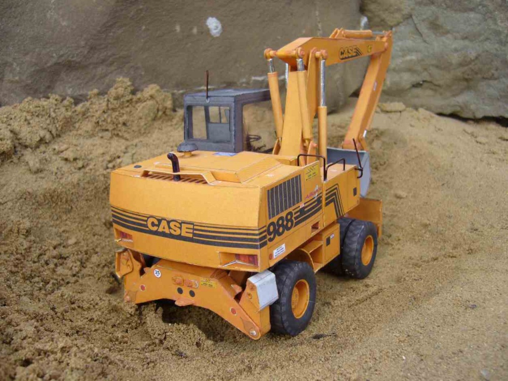 CASE 988p (Pln� velikost v nov�m okn�) CASE 988p