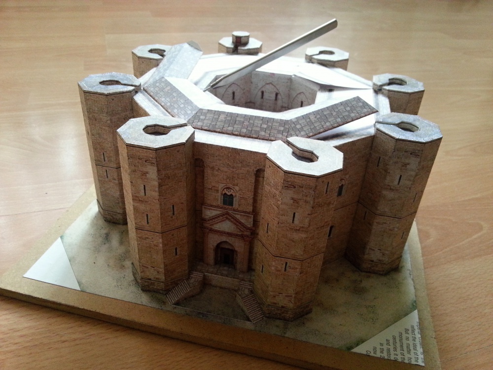 Castel del Monte (Plná velikost v novém okně) Castel del Monte