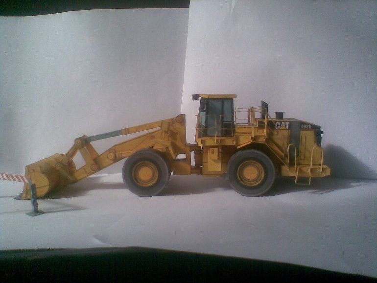 Cat 988H (Plná velikost v novém okně) Cat 988H