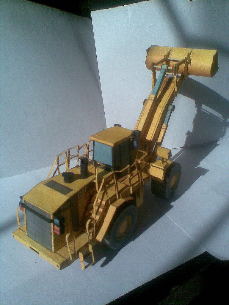 Cat 988H (Plná velikost v novém okně) Cat 988H