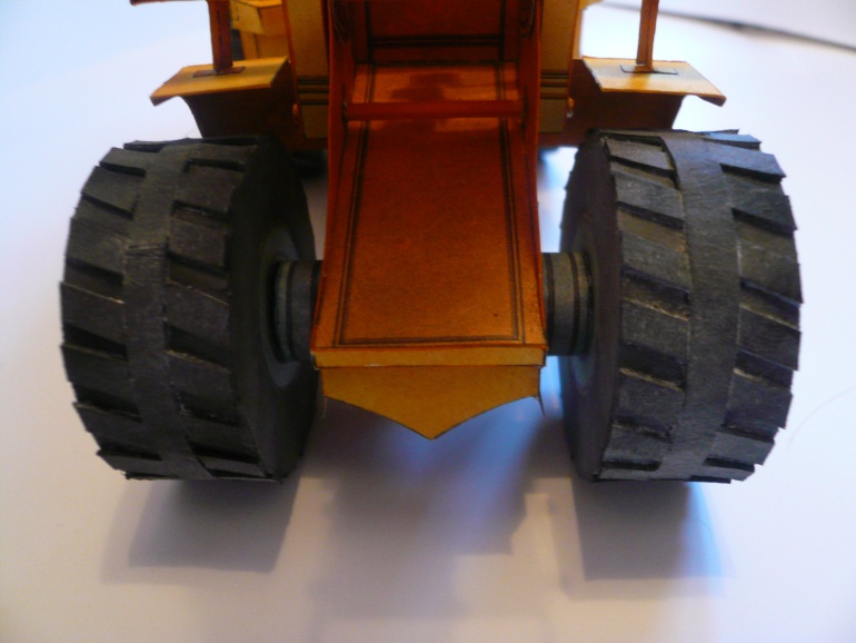 30562