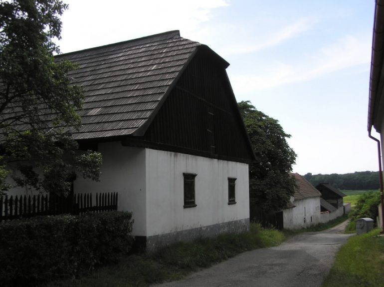 Chalupa z Polabí - foto skutečné stavby (Plná velikost v novém okně) Chalupa z Polabí - foto skutečné stavby
